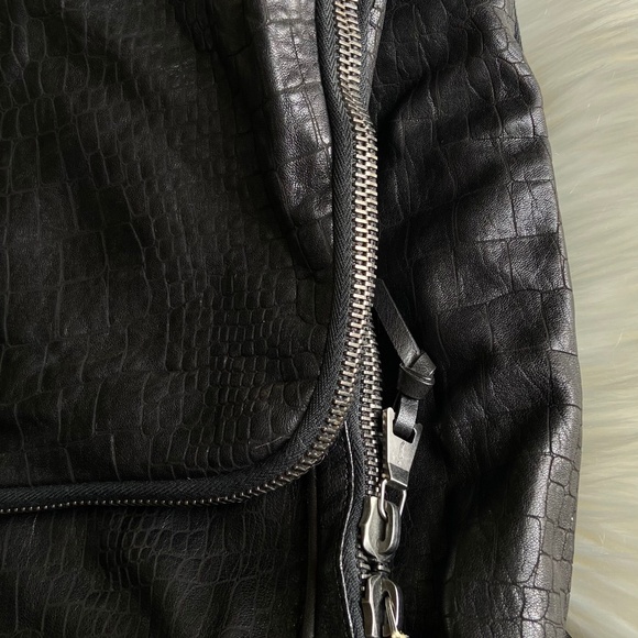 John Varvatos Croc-embossed Leather Mens Backpack In Black - Picture 5 of 10